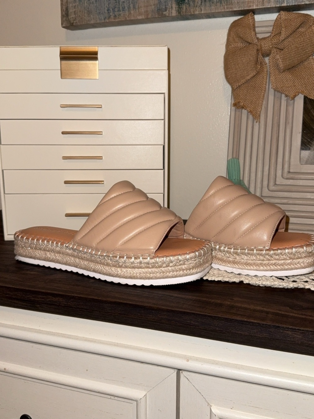 Gianni Bini Quilted Beige Espadrille Slide Sandals. Like new
